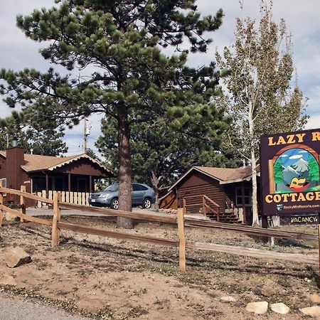 استيس بارك Lazy R Cottages With Hot Tubs By Rocky Mountain Resorts المظهر الخارجي الصورة