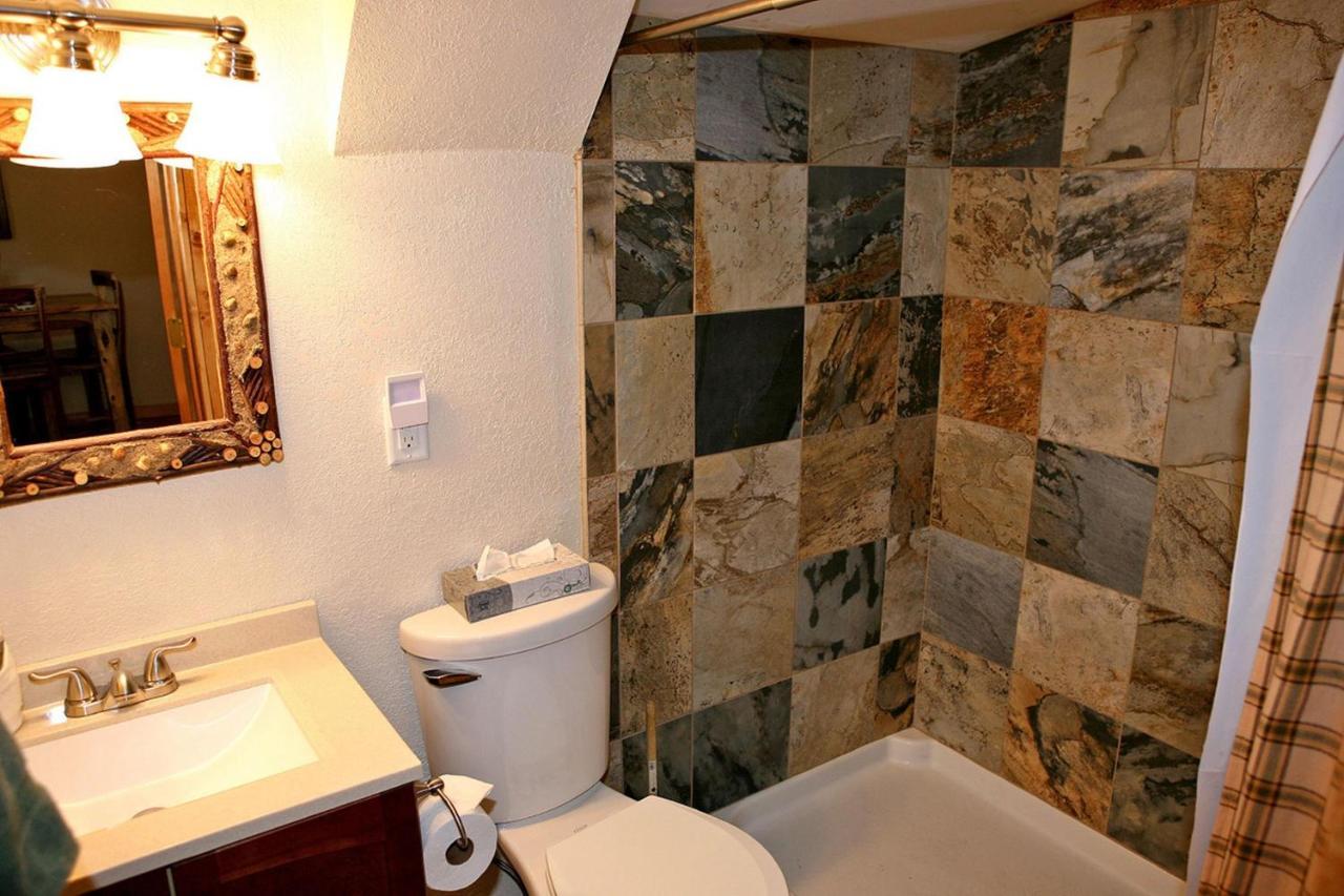 استيس بارك Lazy R Cottages With Hot Tubs By Rocky Mountain Resorts الغرفة الصورة